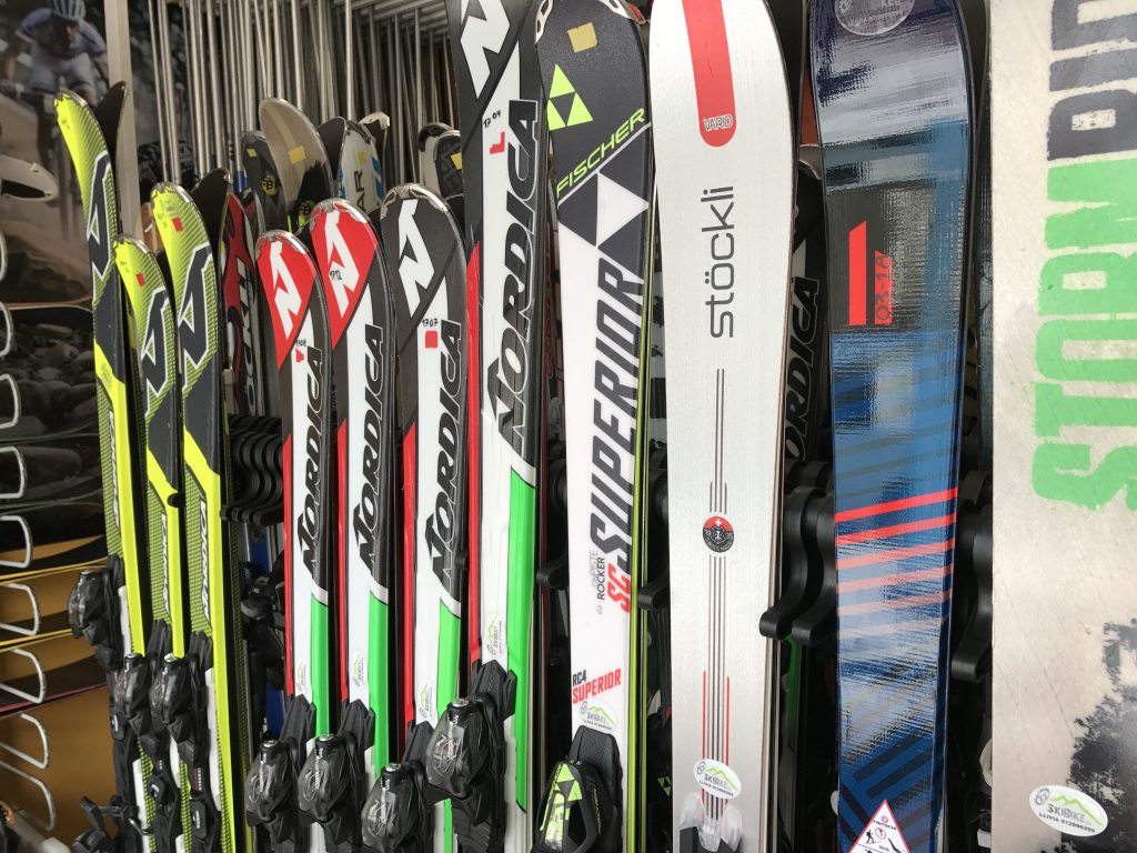 Skibike Llívia alquiler de material para ski Alpino.